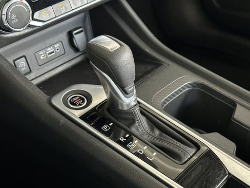 Used 2025 Nissan Sentra SV image 18