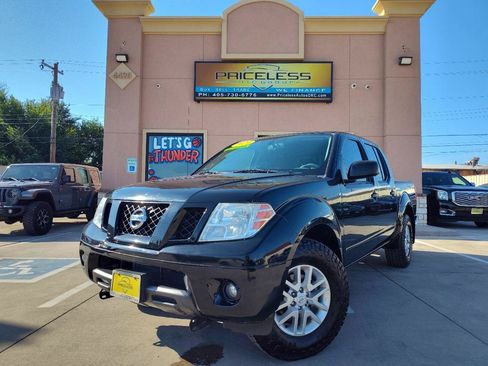 Used 2020 Nissan Frontier SV RWD image 1