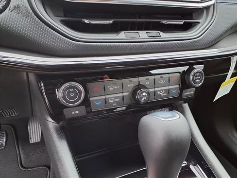 New 2026 Jeep Compass Limited image 19