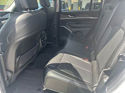 Certified 2022 Jeep Grand Cherokee Limited 4xe w/ Luxury Tech Group II image 9