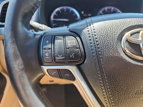 Used 2018 Toyota Highlander Limited Platinum AWD/4WD image 30