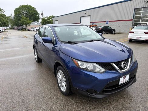 Used 2018 Nissan Rogue Sport S w/ S Appearance Package AWD/4WD image 2