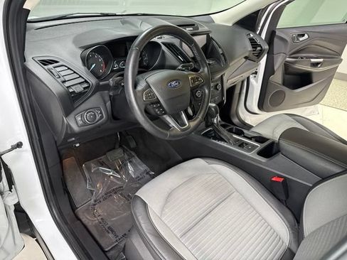 Used 2018 Ford Escape SE w/ SE Sport Appearance Package FWD image 14