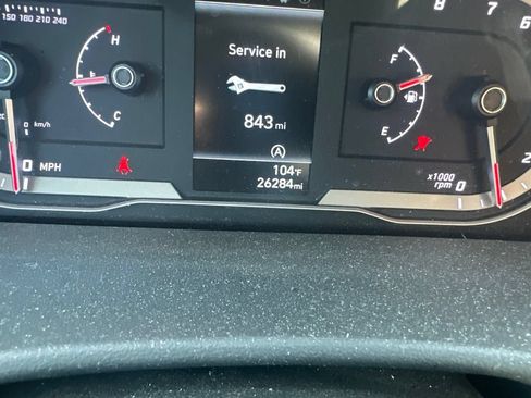 Used 2023 Hyundai Tucson SE AWD/4WD image 3