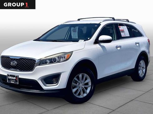 Used 2016 Kia Sorento FWD w/ LX Convenience Package image 1