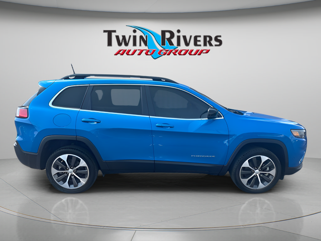 Certified 2022 Jeep Cherokee Limited w/ Elite Package AWD/4WD image 5