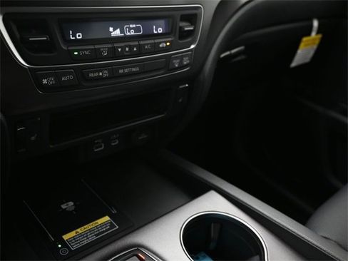 New 2025 Honda Passport EX-L image 14