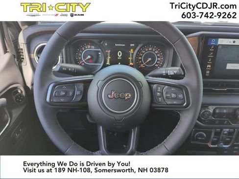 New 2025 Jeep Gladiator Sport image 14