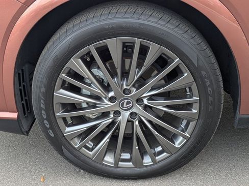 Used 2024 Lexus RX 350 w/ Luxury Package image 10