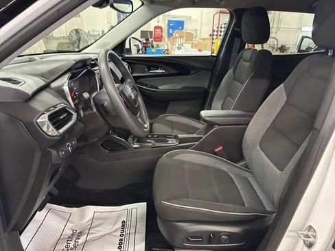Used 2023 Chevrolet TrailBlazer LT w/ Convenience Package AWD/4WD image 11