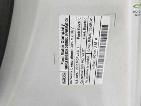 Used 2024 Ford F150 Lightning Lariat AWD/4WD image 61