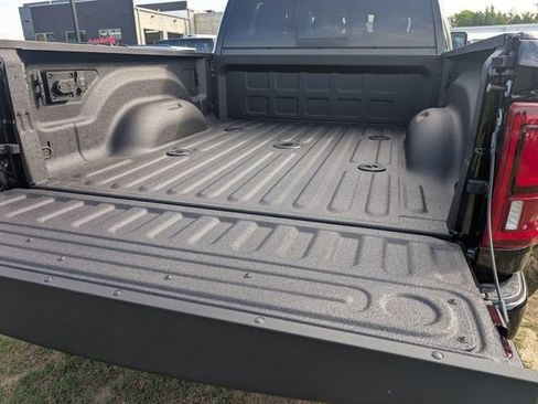 New 2026 RAM 3500 Laramie AWD/4WD image 27