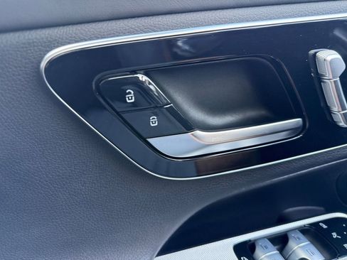 Used 2024 Mercedes-Benz GLC 300 image 26