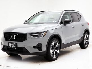 Used 2025 Volvo XC40 B5 Plus video 2