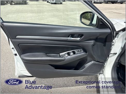 Used 2023 Nissan Altima 2.5 SV FWD image 12