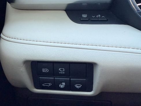 Used 2020 Toyota Highlander Limited image 27