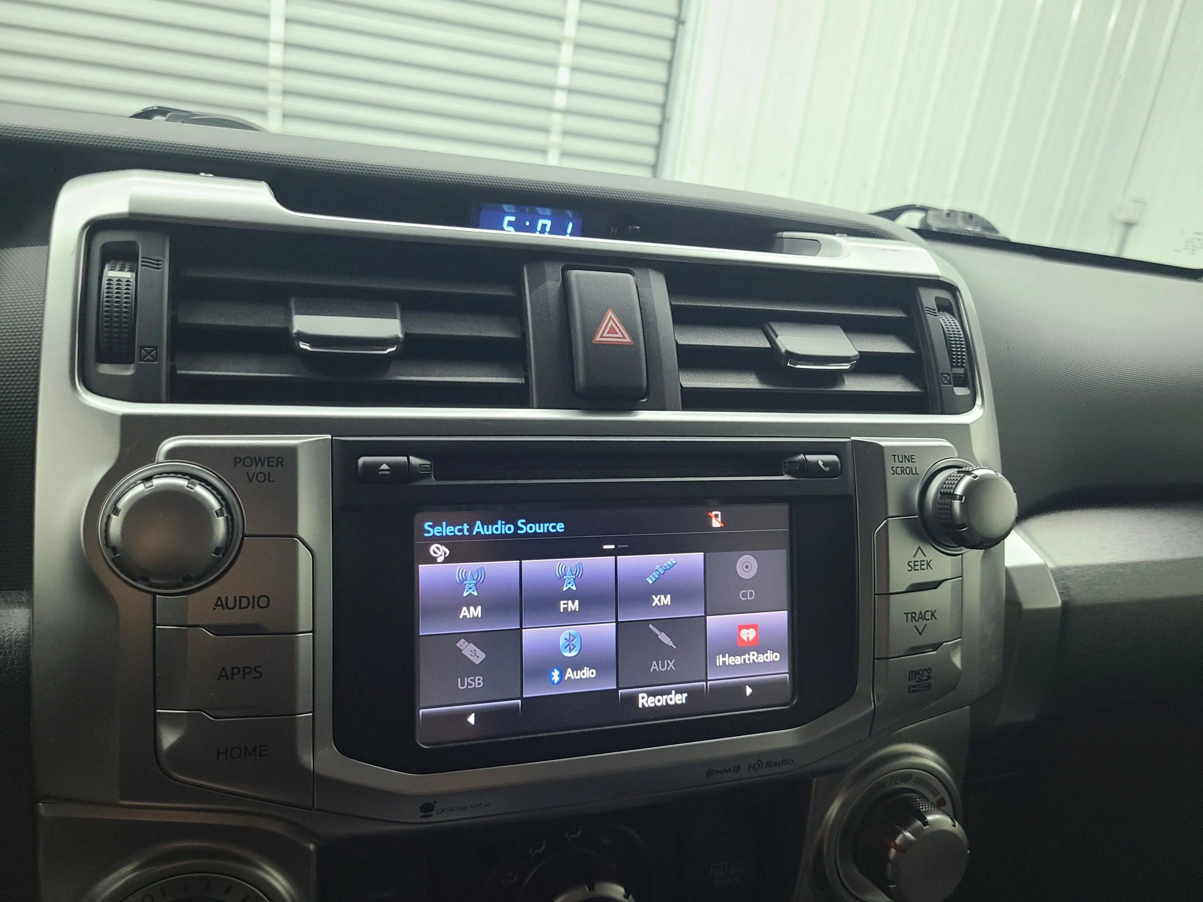 Used 2017 Toyota 4Runner SR5 AWD/4WD image 31