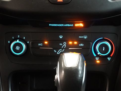 Used 2016 Ford Focus SE FWD image 20