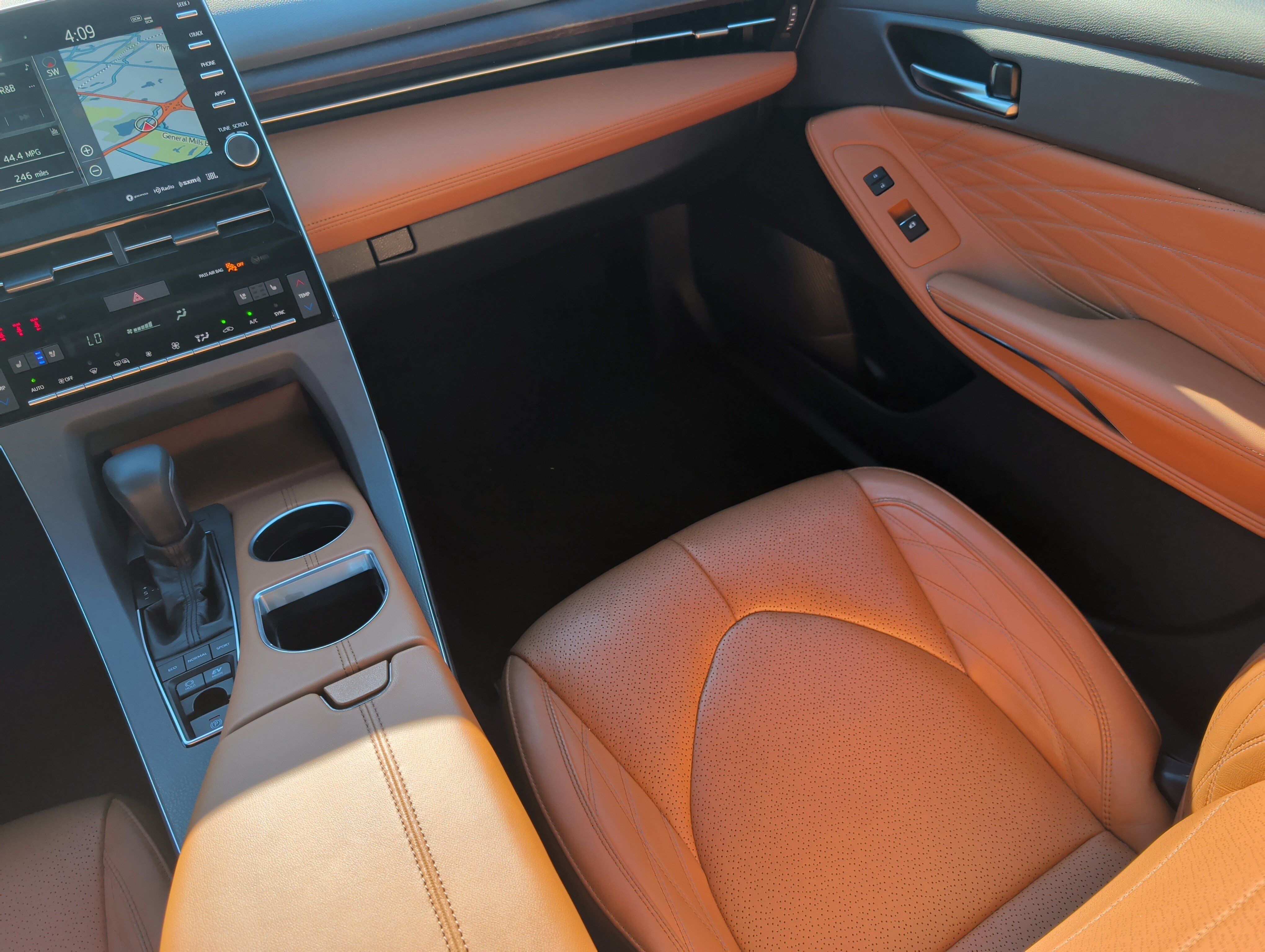 Used 2019 Toyota Avalon Limited w/ Advanced Safety Package FWD image 11