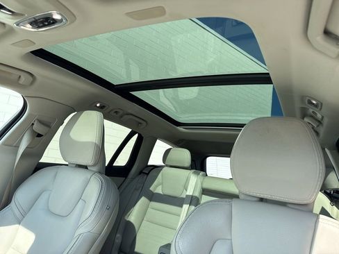 Used 2020 Volvo V60 T5 Cross Country image 34