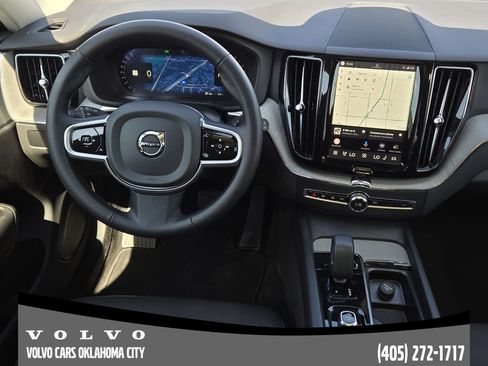 Certified 2025 Volvo XC60 B5 Plus AWD/4WD image 21
