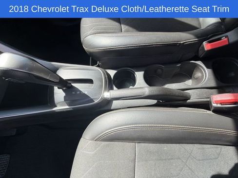 Used 2018 Chevrolet Trax LT w/ LT Convenience Package AWD/4WD image 27