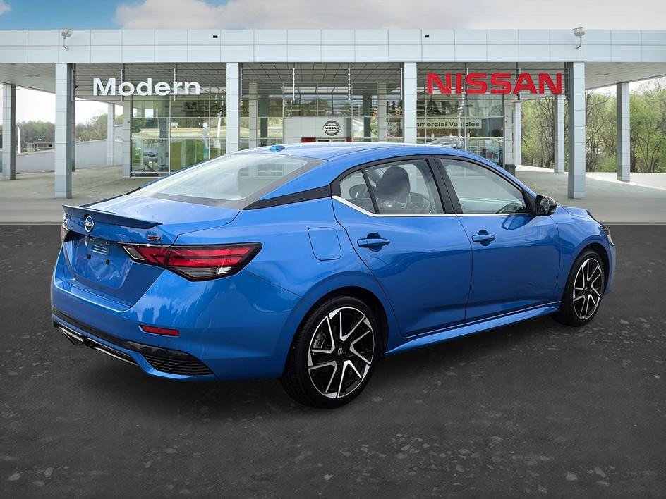 Certified 2025 Nissan Sentra SR FWD image 5