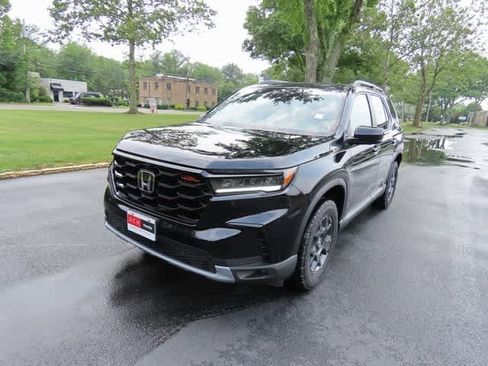 New 2025 Honda Pilot TrailSport image 1