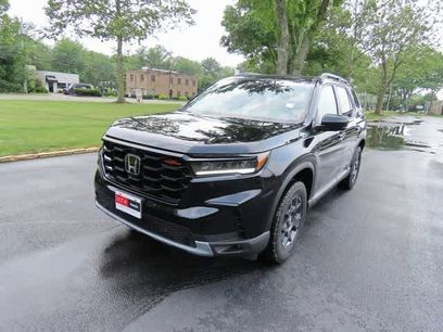 New 2025 Honda Pilot TrailSport