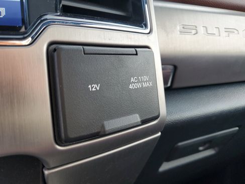 Used 2022 Ford F350 Platinum w/ FX4 Off-Road Package image 11