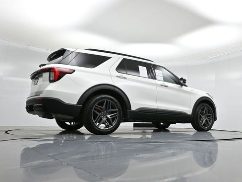 Certified 2025 Ford Explorer ST-Line w/ Premium Package image 52