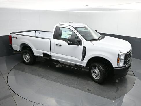 New 2026 Ford F250 XL w/ F-250 >10K GVWR Package image 38