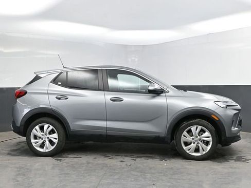 Used 2025 Buick Encore GX Preferred AWD/4WD image 12