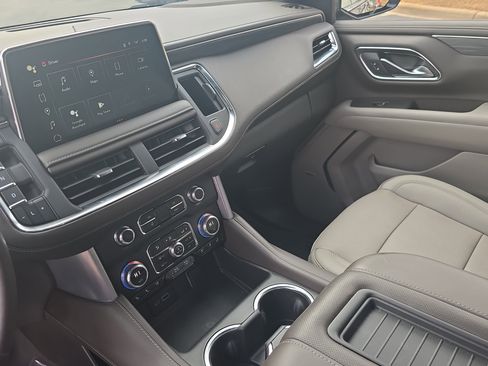 Used 2023 GMC Yukon SLT image 25