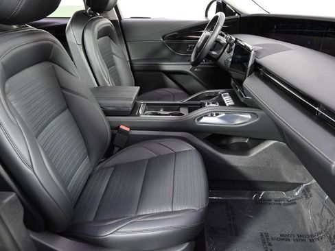 New 2026 Lincoln Nautilus Reserve AWD/4WD image 16