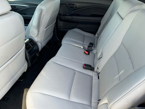 Used 2023 Honda Passport EX-L image 16