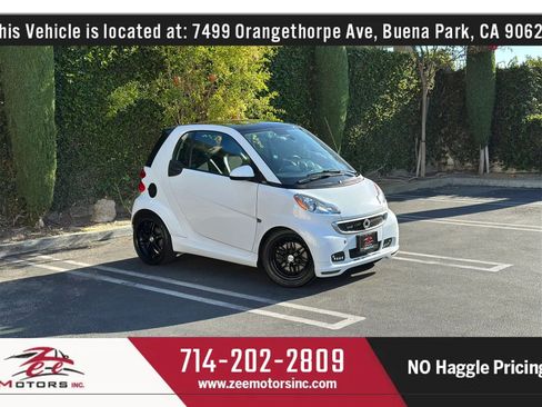 Used 2013 smart fortwo pure RWD image 2