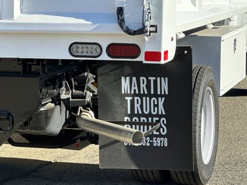 Used 2024 Ford F550 2WD Regular Cab Super Duty w/ XL Chrome Package image 29