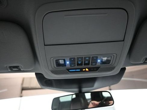 Used 2022 Ford Explorer XLT w/ Equipment Group 202A AWD/4WD image 12