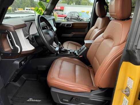 Used 2023 Ford Bronco Heritage Edition image 32