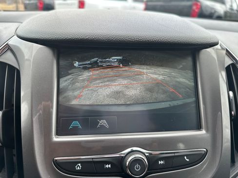 Used 2017 Chevrolet Cruze LT w/ Convenience Package image 19