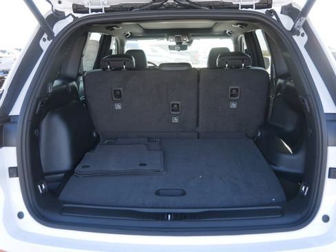 New 2025 Jeep Grand Cherokee Limited image 5