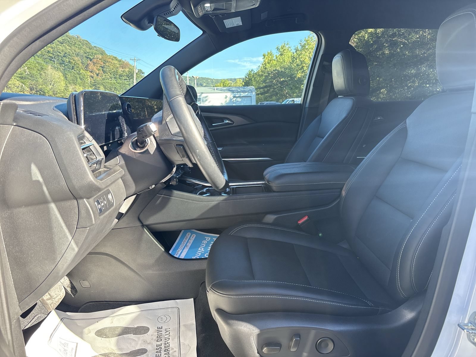 Used 2025 Chevrolet Traverse LT w/ Midnight/Sport Edition FWD image 14