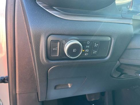 Used 2022 Ford Explorer Limited image 8