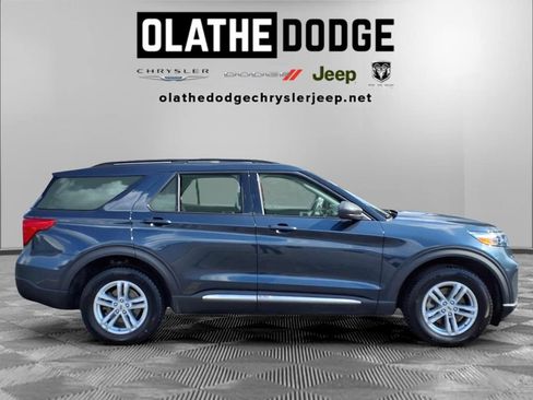 Used 2022 Ford Explorer XLT w/ Equipment Group 202A AWD/4WD image 30