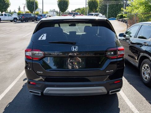 Used 2025 Honda Pilot Elite image 4