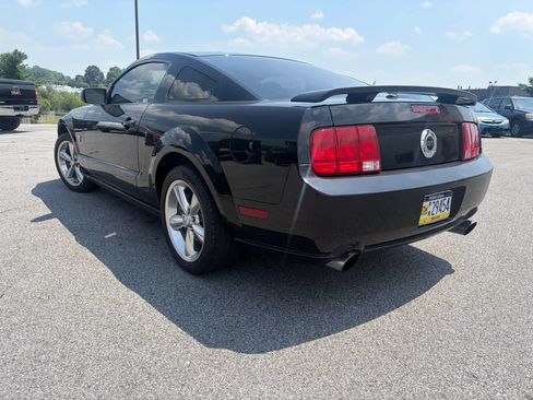Used 2009 Ford Mustang GT RWD image 13