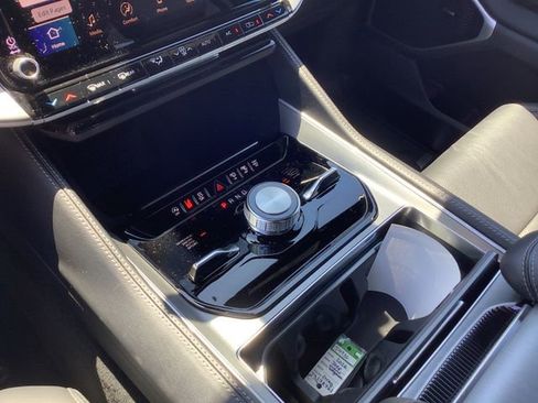 New 2026 Jeep Grand Wagoneer Limited AWD/4WD image 18