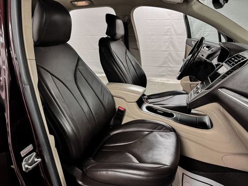 Used 2017 Lincoln MKC Reserve image 11