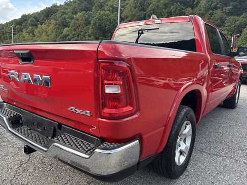 Used 2025 RAM 1500 Big Horn AWD/4WD image 4